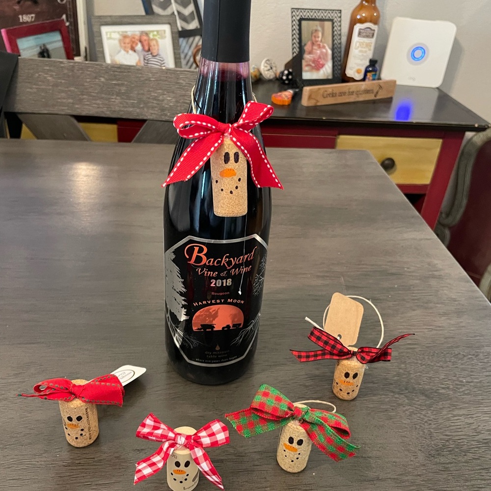 DYI Festive Cork Snowman Ornaments with Red and Green Bows